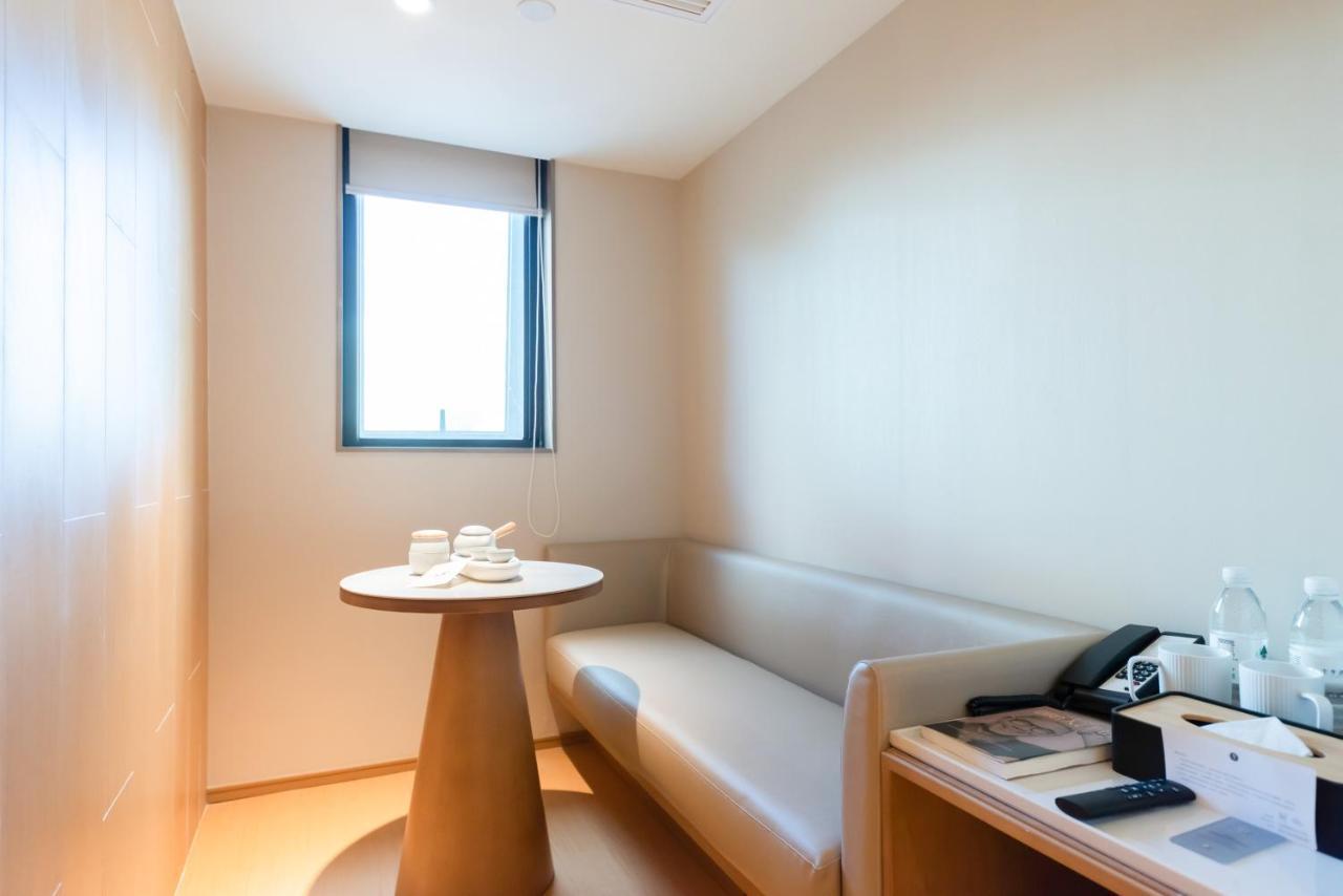 Ji Hotel Shanghai
